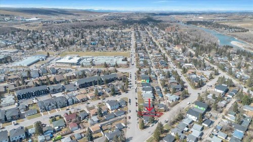 7704 46 Avenue Nw, Calgary, AB - Outdoor With View