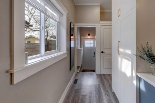 2307 15A Street Se, Calgary, AB - Indoor Photo Showing Other Room