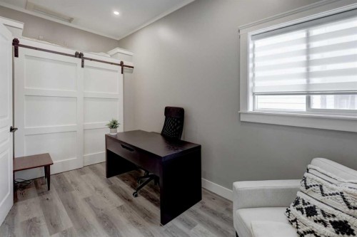 2307 15A Street Se, Calgary, AB - Indoor