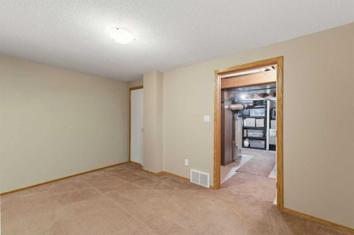 88 Sunmeadows Road Se, Calgary, AB - Indoor Photo Showing Other Room