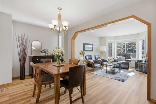 88 Sunmeadows Road Se, Calgary, AB - Indoor Photo Showing Dining Room