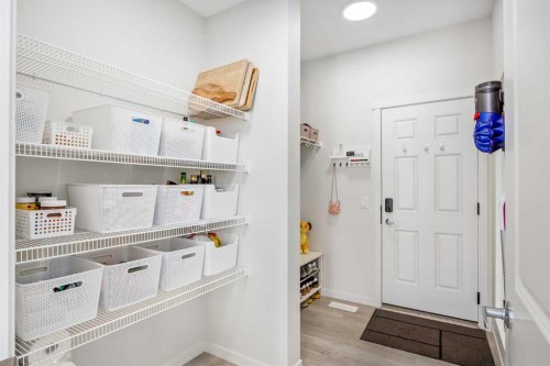 234 Magnolia Way Se, Calgary, AB - Indoor