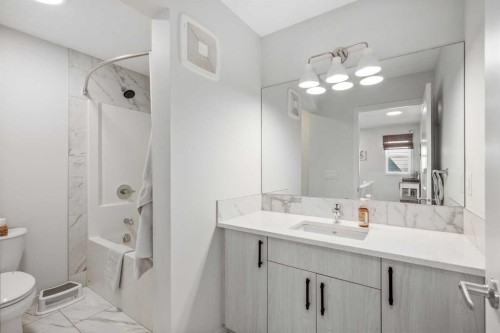 234 Magnolia Way Se, Calgary, AB - Indoor Photo Showing Bathroom