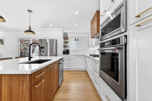 6323 Crowchild Trail Sw, Calgary, AB - Indoor Photo Showing Kitchen With Upgraded Kitchen