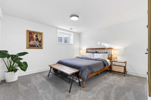 6323 Crowchild Trail Sw, Calgary, AB - Indoor Photo Showing Bedroom