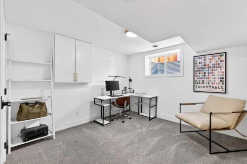 6323 Crowchild Trail Sw, Calgary, AB - Indoor Photo Showing Other Room