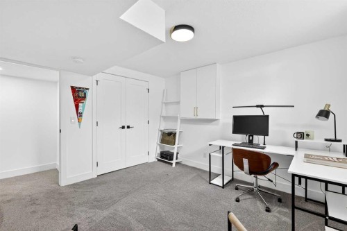 6323 Crowchild Trail Sw, Calgary, AB - Indoor Photo Showing Office
