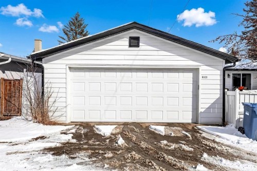 6323 Crowchild Trail Sw, Calgary, AB - Outdoor