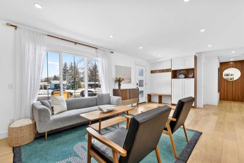 6323 Crowchild Trail Sw, Calgary, AB - Indoor Photo Showing Living Room
