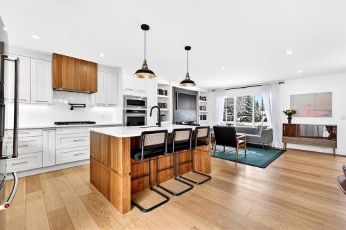 6323 Crowchild Trail Sw, Calgary, AB - Indoor Photo Showing Kitchen With Upgraded Kitchen