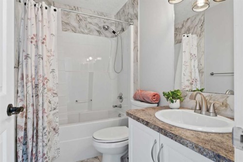 95 Sierra Nevada Green Sw, Calgary, AB - Indoor Photo Showing Bathroom