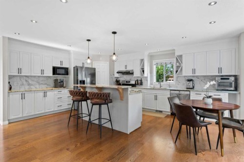 95 Sierra Nevada Green Sw, Calgary, AB - Indoor Photo Showing Kitchen With Upgraded Kitchen