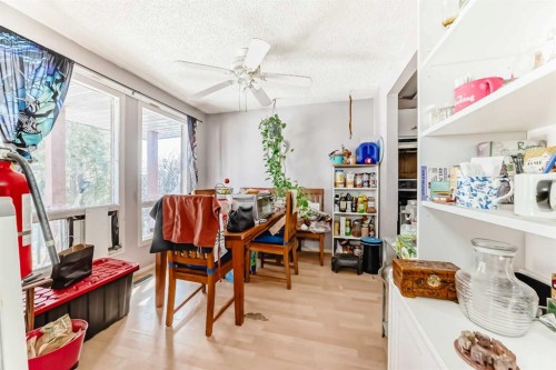 4809 60 Street Ne, Calgary, AB - Indoor Photo Showing Dining Room