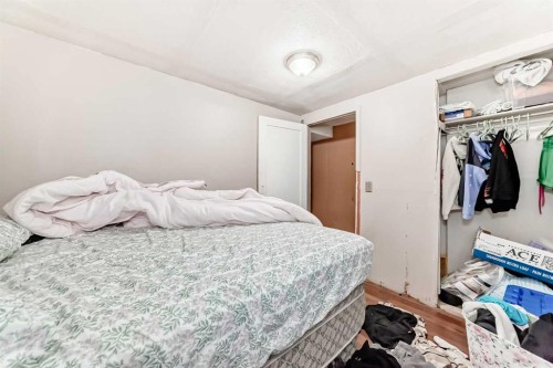 4809 60 Street Ne, Calgary, AB - Indoor Photo Showing Bedroom