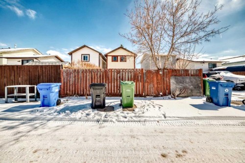 4809 60 Street Ne, Calgary, AB - Outdoor