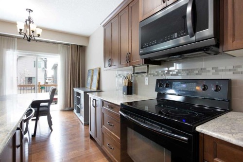 147 Morningside Mews Sw, Airdrie, AB - Indoor Photo Showing Kitchen