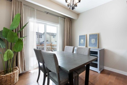 147 Morningside Mews Sw, Airdrie, AB - Indoor Photo Showing Dining Room