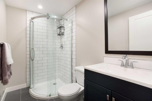 147 Morningside Mews Sw, Airdrie, AB - Indoor Photo Showing Bathroom