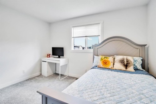 353 Walcrest View Se, Calgary, AB - Indoor Photo Showing Bedroom