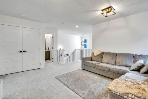 353 Walcrest View Se, Calgary, AB - Indoor Photo Showing Living Room