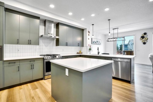 353 Walcrest View Se, Calgary, AB - Indoor Photo Showing Kitchen With Upgraded Kitchen
