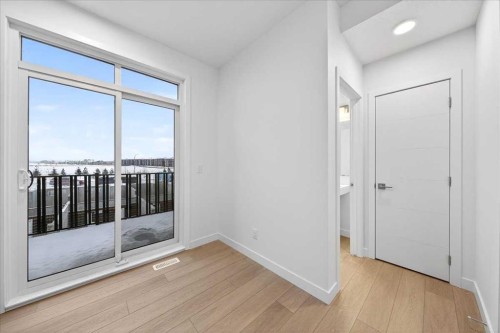 605-30 Rochester View Nw, Calgary, AB - Indoor Photo Showing Other Room