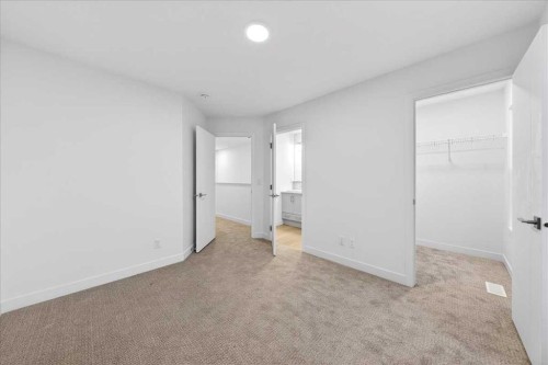 605-30 Rochester View Nw, Calgary, AB - Indoor Photo Showing Other Room