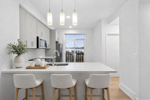 605-30 Rochester View Nw, Calgary, AB - Indoor