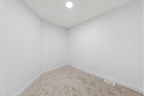 605-30 Rochester View Nw, Calgary, AB - Indoor Photo Showing Other Room