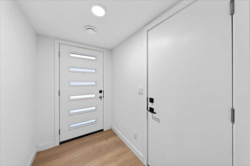 605-30 Rochester View Nw, Calgary, AB - Indoor Photo Showing Other Room