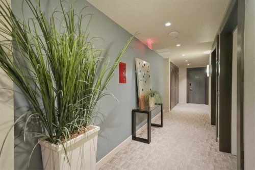 504-530 12 Avenue Sw, Calgary, AB - Indoor Photo Showing Other Room