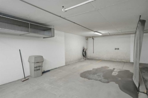 504-530 12 Avenue Sw, Calgary, AB - Indoor Photo Showing Garage
