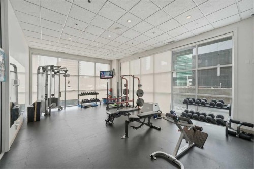 504-530 12 Avenue Sw, Calgary, AB - Indoor Photo Showing Gym Room