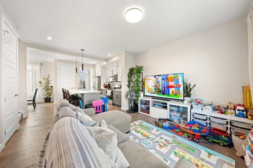 281 Waterford Boulevard, Chestermere, AB - Indoor