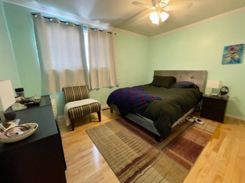 3311 Radcliffe Drive Se, Calgary, AB - Indoor Photo Showing Bedroom