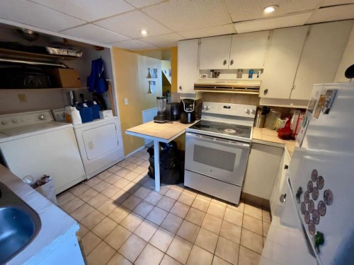 3311 Radcliffe Drive Se, Calgary, AB - Indoor Photo Showing Laundry Room