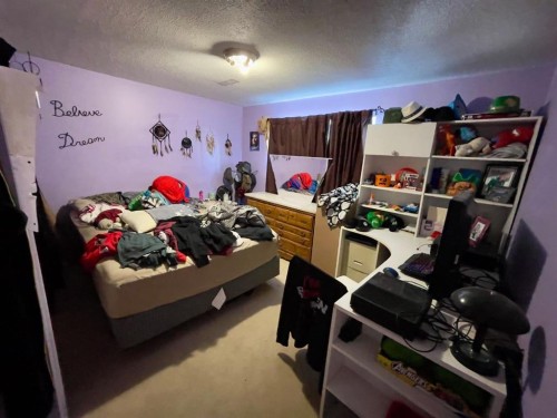 3311 Radcliffe Drive Se, Calgary, AB - Indoor Photo Showing Bedroom