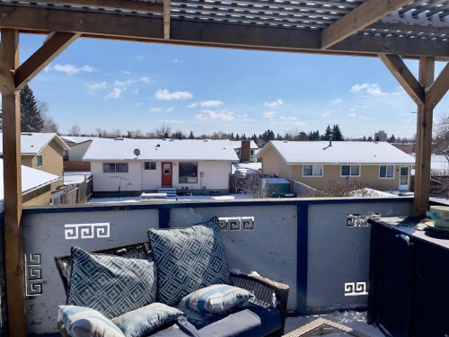 3311 Radcliffe Drive Se, Calgary, AB - Outdoor
