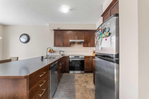 1148 Windhaven Close Sw, Airdrie, AB - Indoor Photo Showing Kitchen