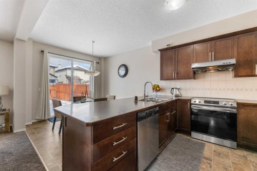 1148 Windhaven Close Sw, Airdrie, AB - Indoor Photo Showing Kitchen
