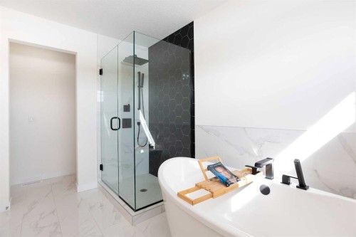 152 Cranbrook Gardens Se, Calgary, AB - Indoor