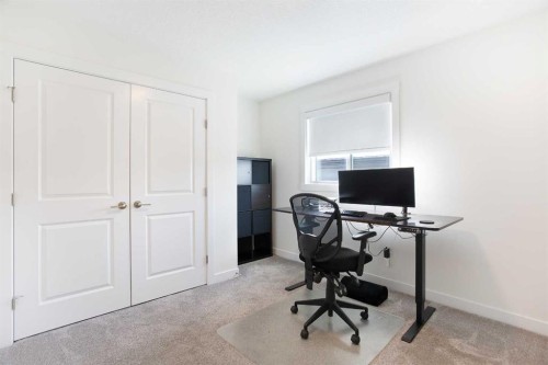 152 Cranbrook Gardens Se, Calgary, AB - Indoor Photo Showing Office