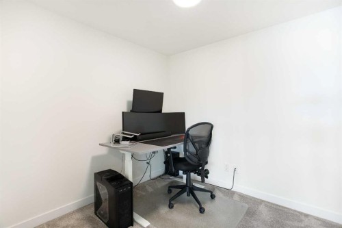 152 Cranbrook Gardens Se, Calgary, AB - Indoor Photo Showing Office
