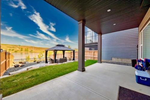 152 Cranbrook Gardens Se, Calgary, AB - Outdoor With Exterior