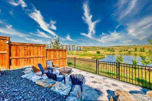 152 Cranbrook Gardens Se, Calgary, AB - Outdoor