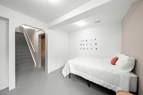 44 Cimarron Springs Circle, Okotoks, AB - Indoor Photo Showing Bedroom