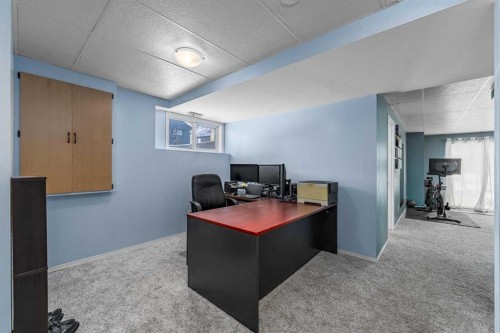 217 Bayside Place Sw, Airdrie, AB - Indoor Photo Showing Office