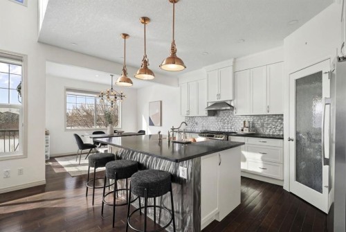 44 Cougar Ridge Green, Calgary, AB - Indoor Photo Showing Kitchen With Upgraded Kitchen