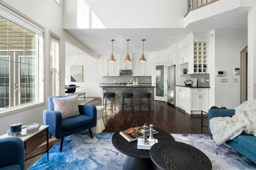 44 Cougar Ridge Green, Calgary, AB - Indoor Photo Showing Living Room