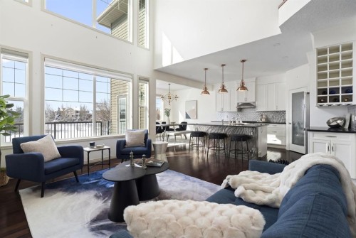44 Cougar Ridge Green, Calgary, AB - Indoor Photo Showing Living Room